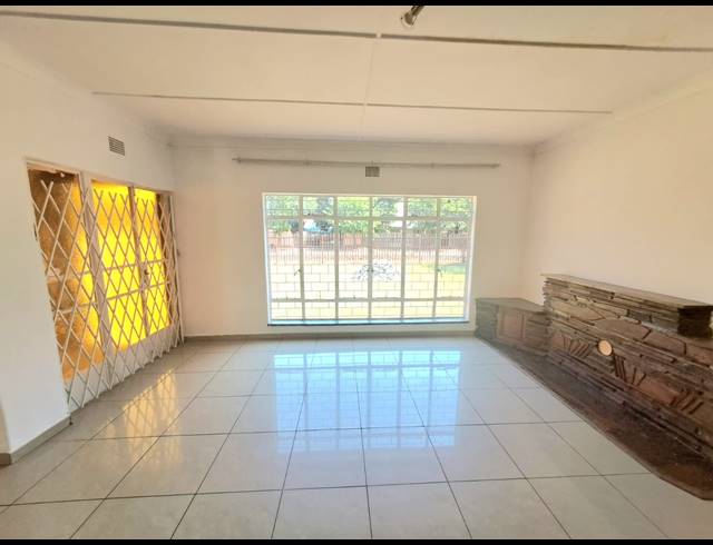3 BEDROOM HOUSE TO LET IN ARCON PARK